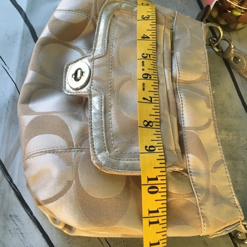 Y2K 90s Signature Logo Coach Tan and Silver Shoulder Bag & Charm